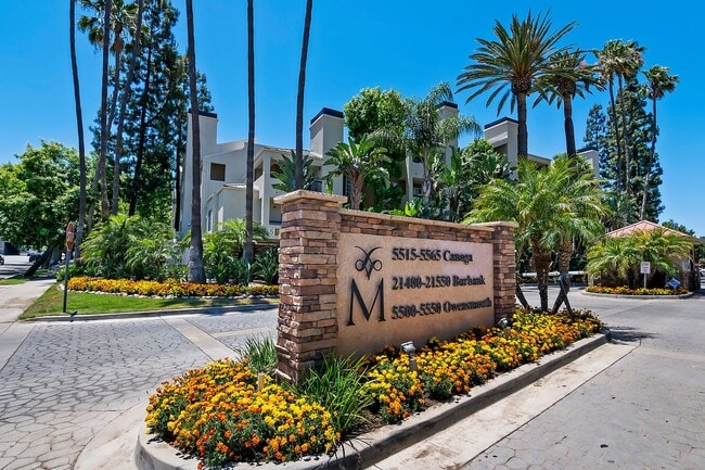 Building Photo - Woodland Hills 2/Bedroom and Loft Condo! Unit #310