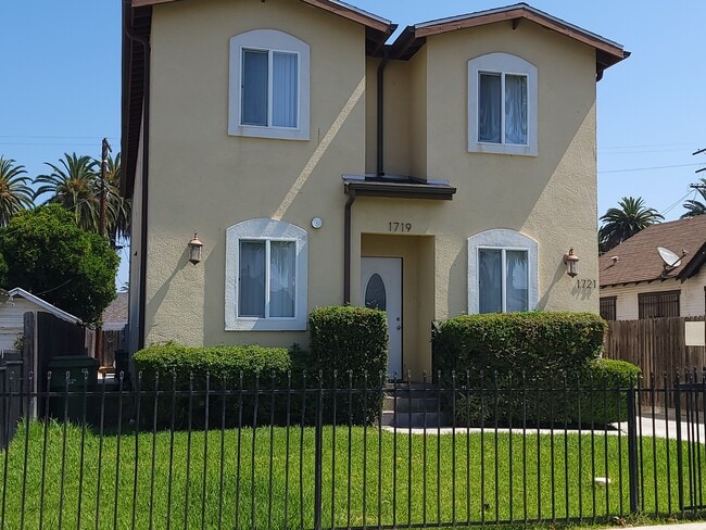 Photo - 1719 W 39th Pl