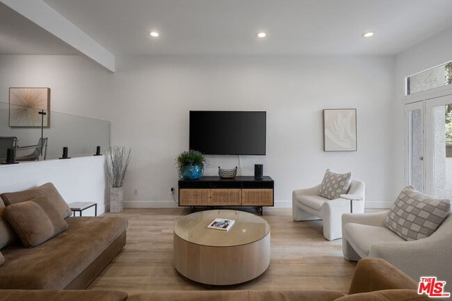 Photo - 17165 Palisades Cir