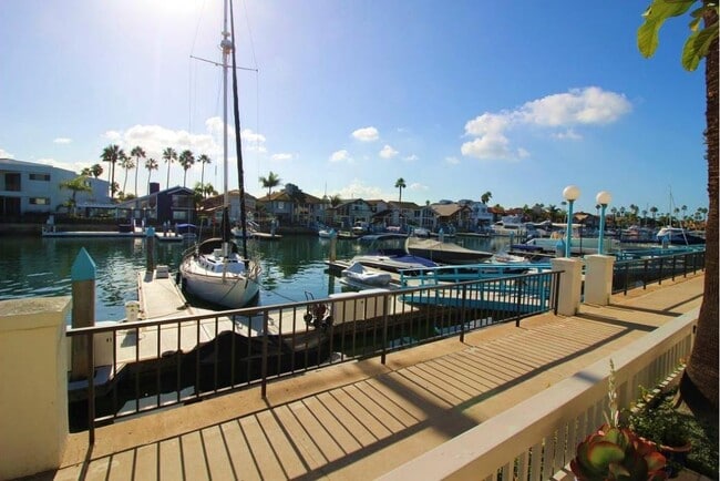 Photo - 43 Kingston Ct S