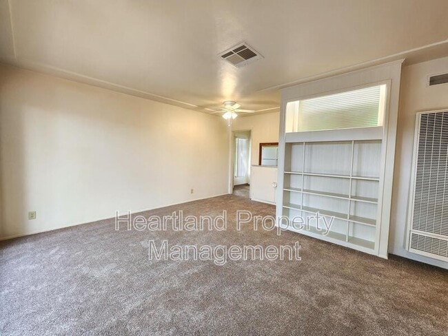 Photo - 5127 Wilson St