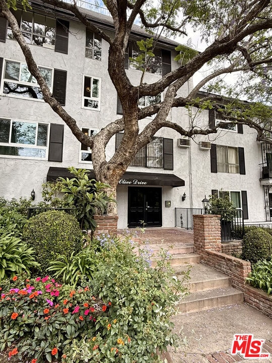 Building Photo - 1222 N Olive Dr Unit 105