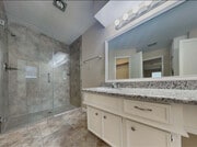 Photo - 5605 Louise St