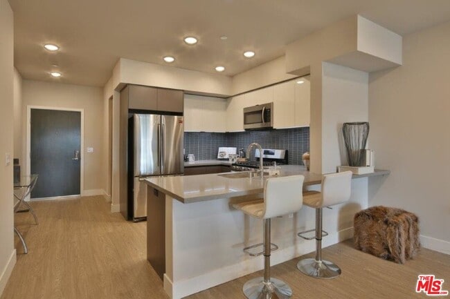 Photo - 837 S Harvard Blvd Unit 202