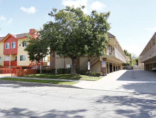 Photo - 2314-1316 N Catalina St