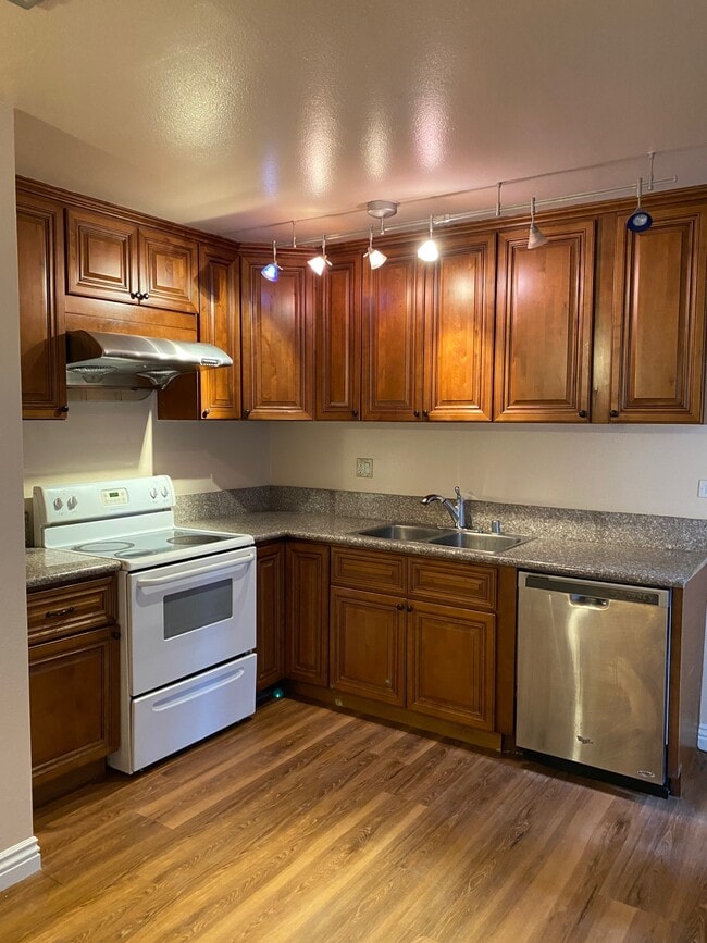 Photo - 7300 Lennox Ave Townhome