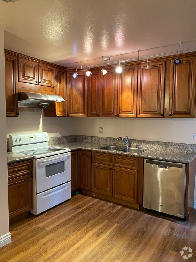 Building Photo - 7300 Lennox Ave Unit I19 Rental