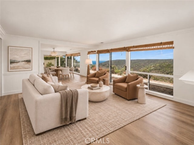 Photo - 1545 Skyline Dr