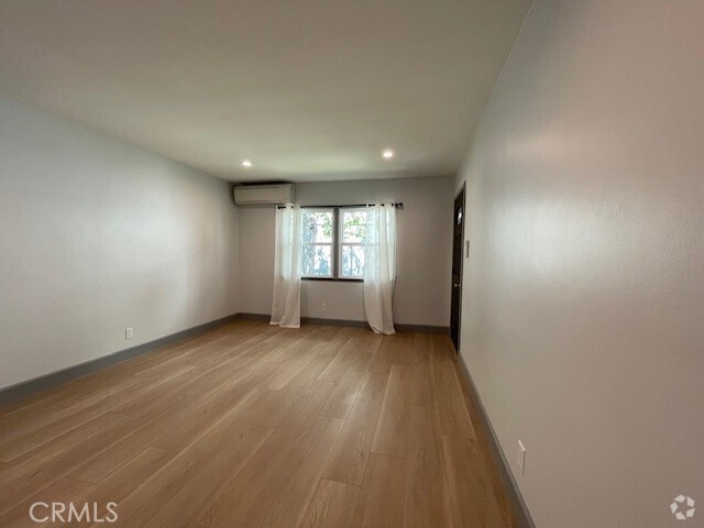Building Photo - 2615 N Lincoln St Rental