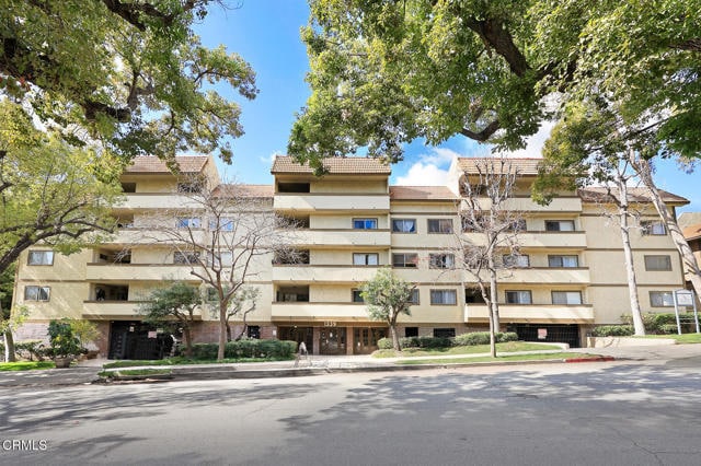 Photo - 1339 N Columbus Ave Unit 204