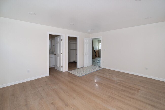 Photo - 2400DelM Unit 2400