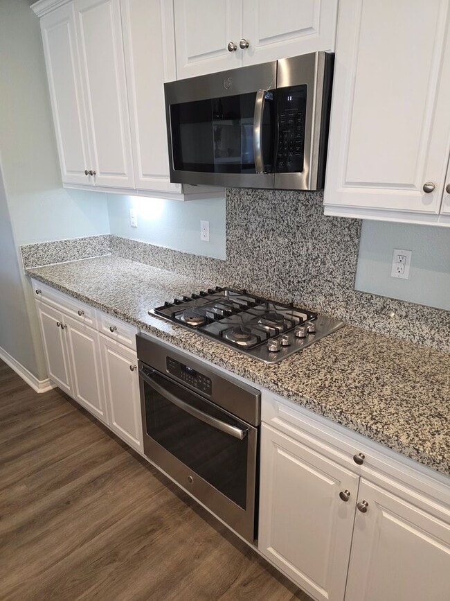 Photo - Gorgeous Single Level, 4 Bedroom Pool Home with Solar!