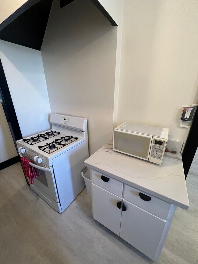 Photo - Modern Downtown Long Beach Studio | Utilities Included Unit 511