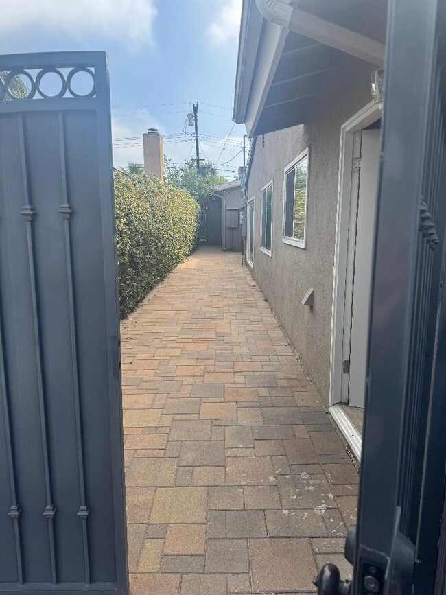 Photo - 10166 Petit Ave