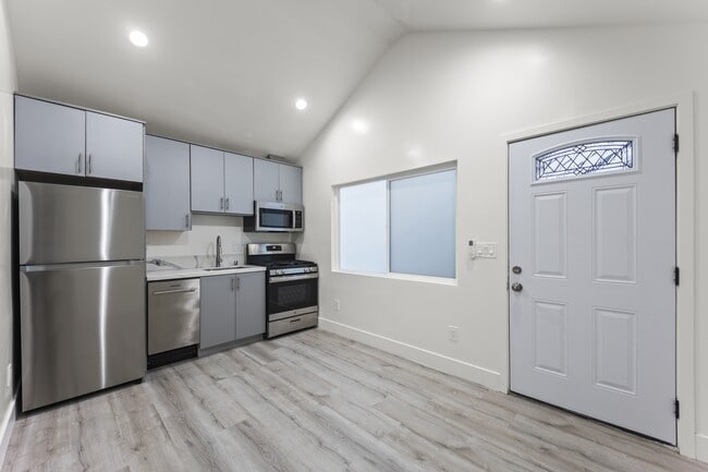 Photo - 1327 23rd St Unit E