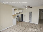 Photo - 14323 Haynes St
