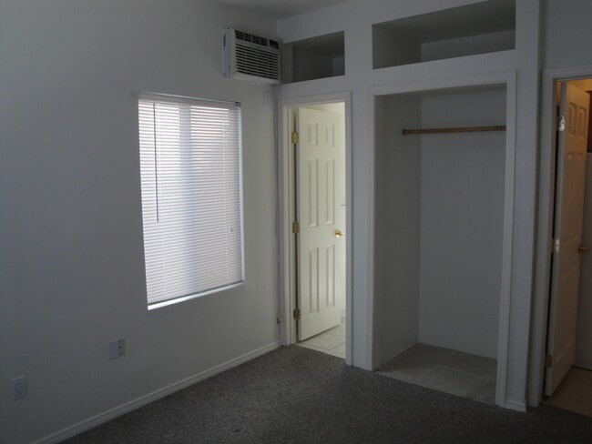 Photo - 3006 1/2 Van Buren Pl Unit Upstairs