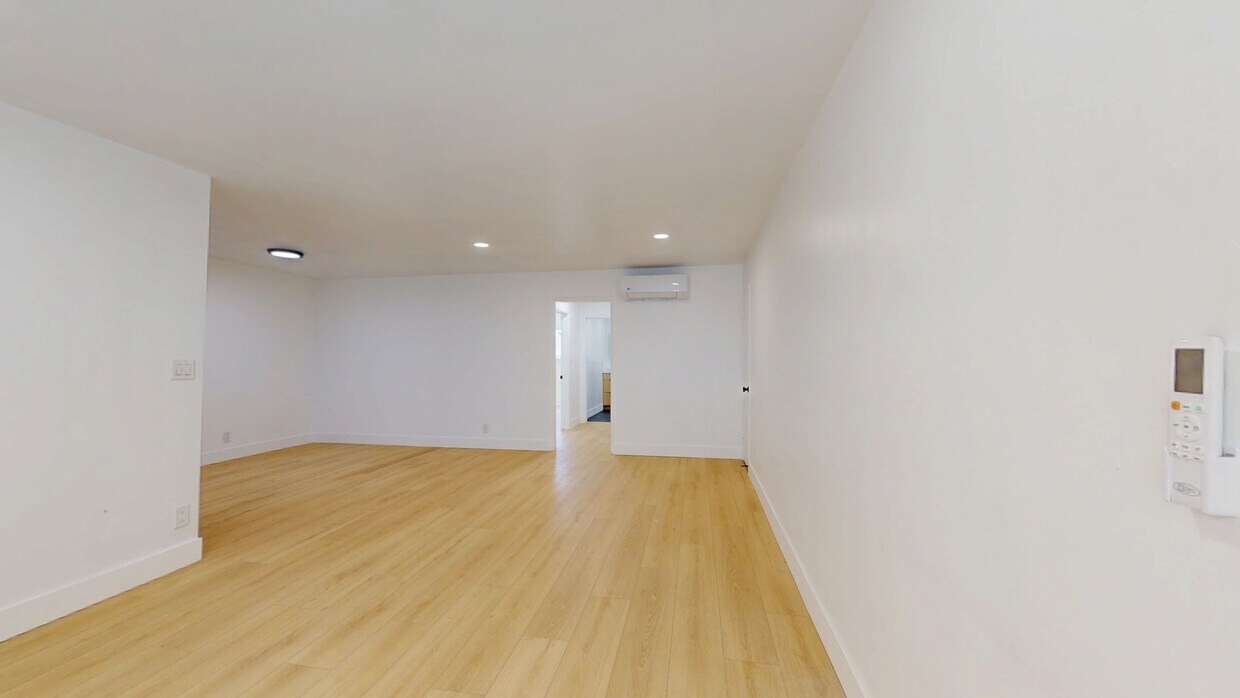 3D Tour - 1236 N Ogden Dr