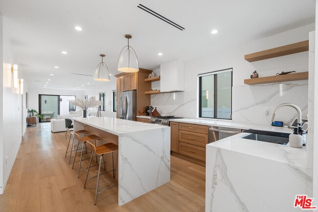 Photo - 2911 S Rimpau Blvd