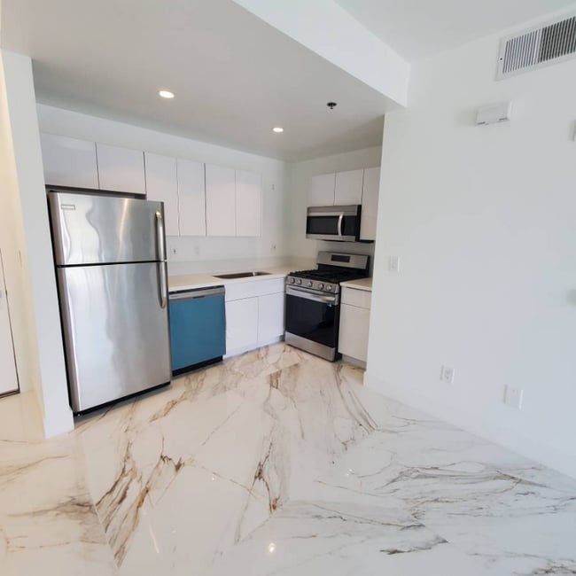 Photo - 8811 Burton Wy Unit 216