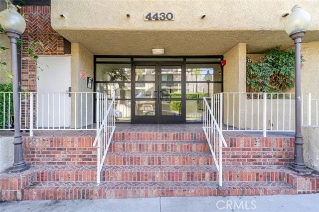 Photo - 4430 Noble Ave