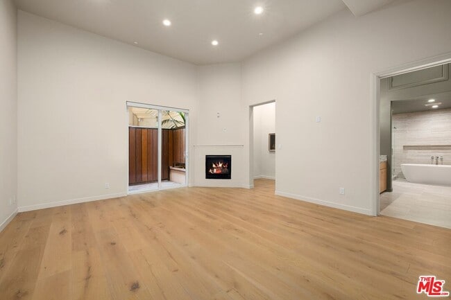 Photo - 16123 Sunset Blvd Unit 105