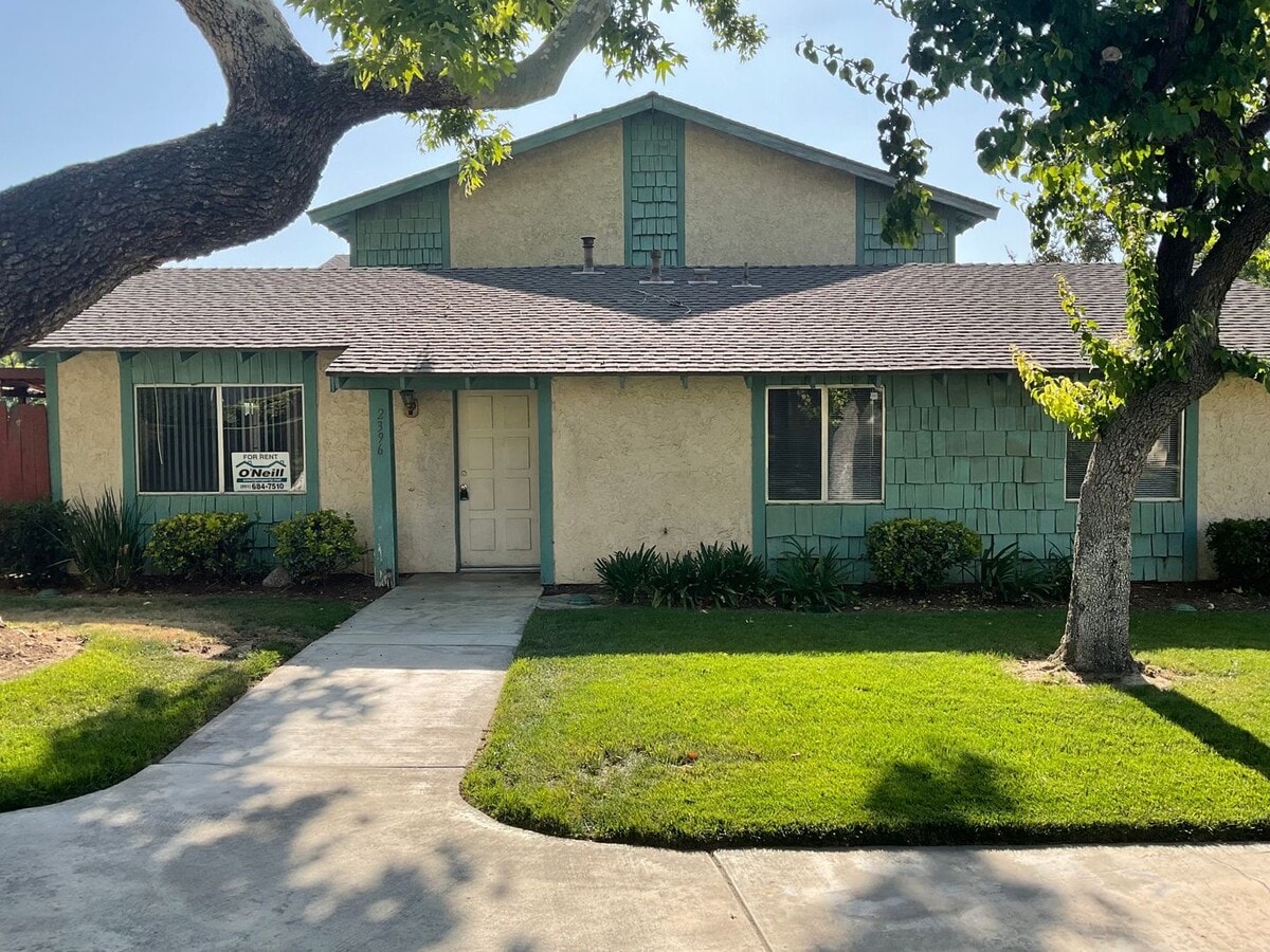 2 Bedroom 1.5 Bath in Riverside - 2 Bedroom 1.5 Bath in Riverside House