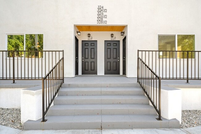 Building Photo - 324 W 51st St Unit 324 1.5