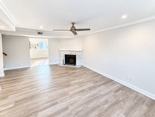 Building Photo - 2254 N Gaviota Ave