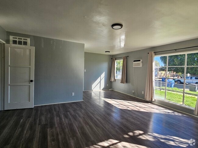 Building Photo - 8775 Tilden Ave Rental
