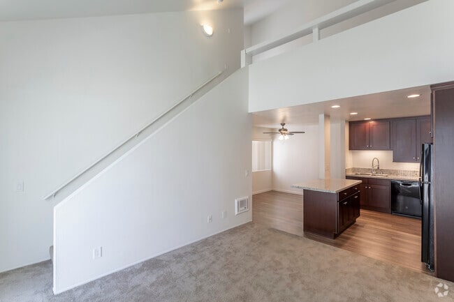 1 BR, 1 BA /Loft - 760 SF - Torrey Pines Village