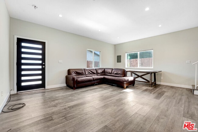 Photo - 12159 Hart St