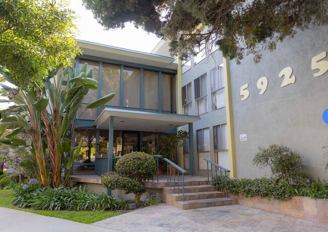 Photo - Fox Hills Apartments