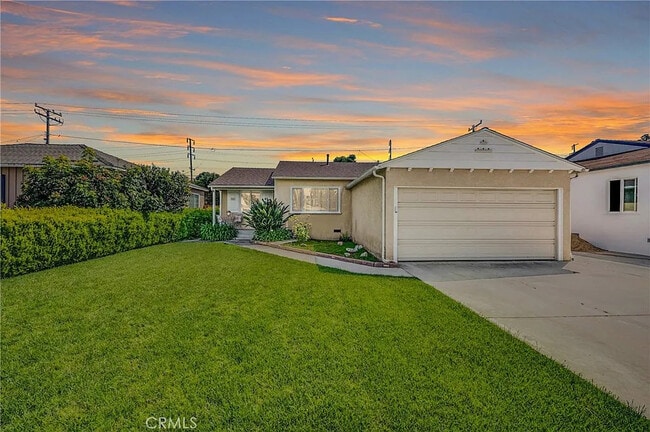 Building Photo - 7026 Schroll St