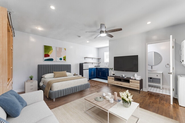 Building Photo - 1344 N Lincoln St