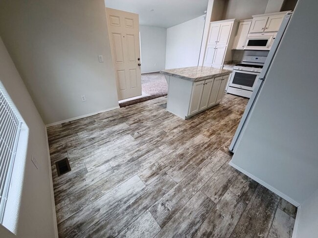 Photo - 4400 W Florida Ave