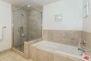 Master bedroom en suite - 1951 N Beachwood Dr Condo Unit 203