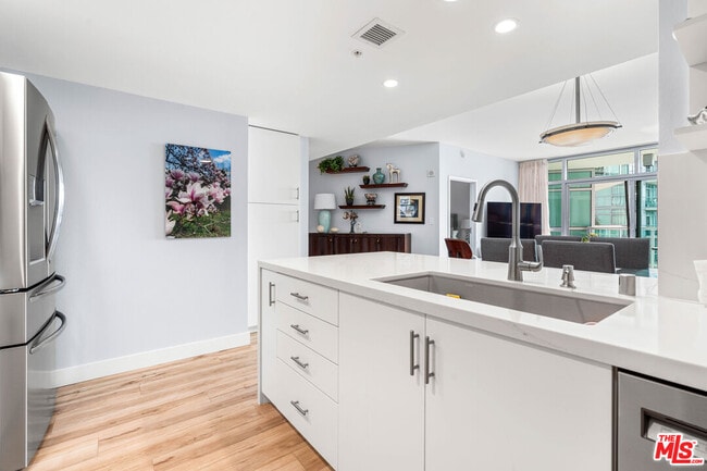 Photo - 13700 Marina Pointe Dr Unit 612