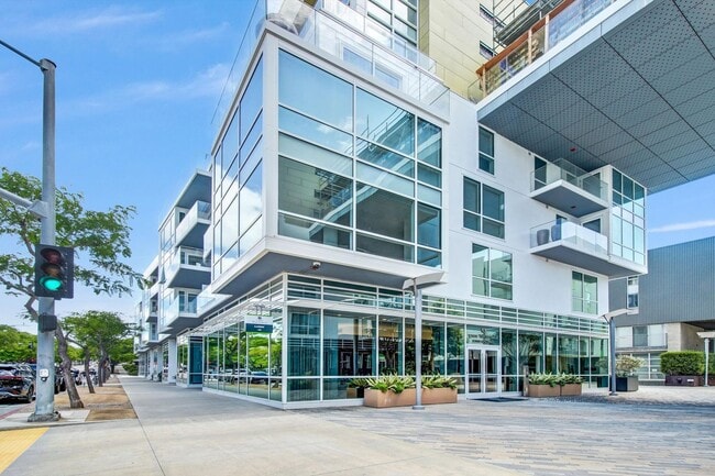 Building Photo - Oceanview Luxurious Chic Condo for High Quality Lifestyle Unit 210