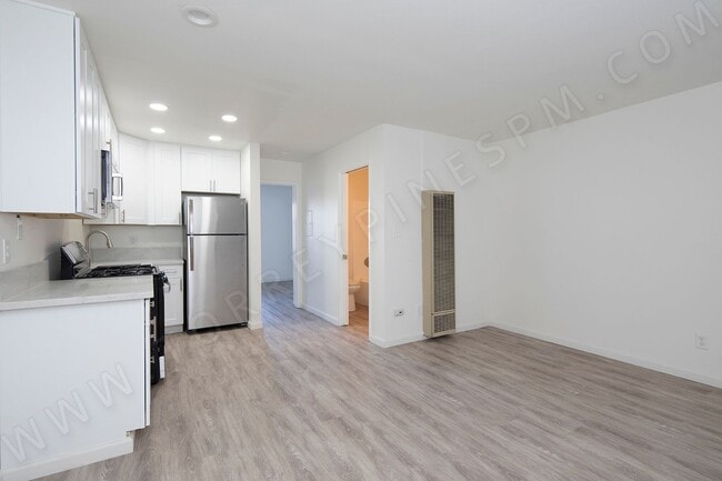 Photo - GORGEOUS 1 Br Apartment in a Great Hillcrest Location! Unit 03