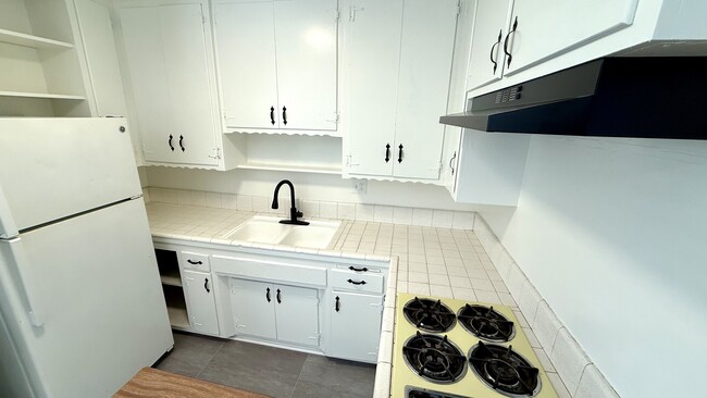 Photo - 122 Junipero Ave Unit Park Place #B