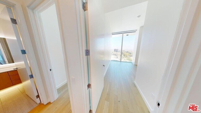 Photo - 525 Olive St Unit 2008