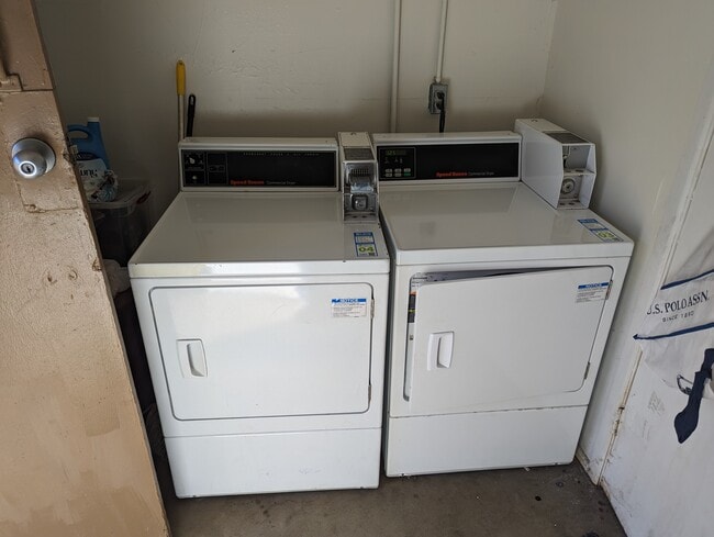 Photo - 641 N Ventura St Unit 1