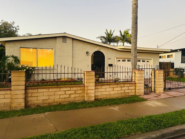 Building Photo - 2811 E 11th St