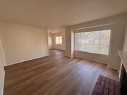 Photo - 2412 N Poinsettia Ave