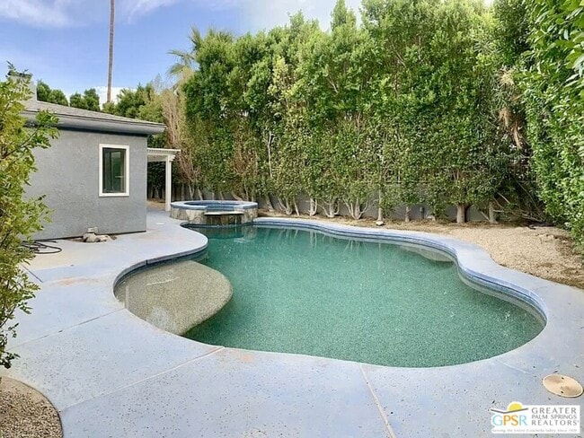 Building Photo - 123 W San Carlos Rd