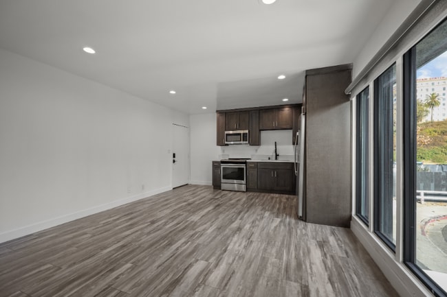 Photo - 451 N Coronado St Unit 4