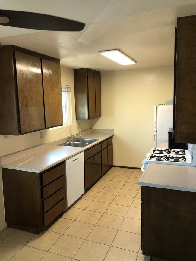 Photo - 16522 Pro Cir Unit B
