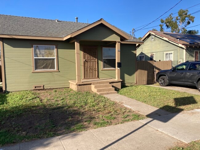 Building Photo - 257 W Simpson St