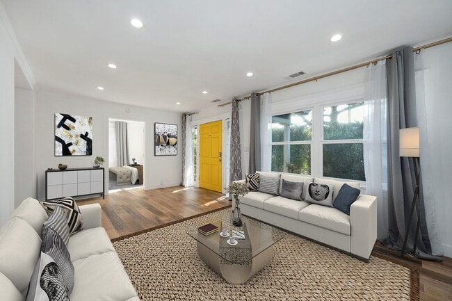 Photo - 7715 Lexington Ave Unit 7715